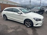 Used Mercedes CLA200 Shooting Brake 136 HP (100 kW) 2017 White Estate