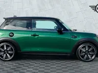 Usado Mini Cooper S Exclusive 178 HP (130 kW) 2022 Verde Citadino