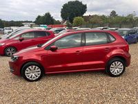 Begagnad VW Polo 2014 Röd Halvkombi