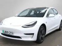 Used Tesla Model 3 Standard Range 239 kW (325 HP) 2019 White Sedan