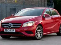 Used Mercedes A180 122 HP (89 kW) 2013 Red Hatchback