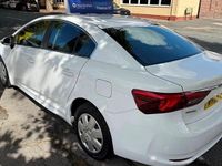 Used Toyota Avensis Active 112 HP (82 kW) 2016 White Sedan