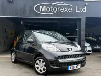 Begagnad Peugeot 107 68 HK (50 kW) 2011 Svart Halvkombi