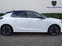 Used Vauxhall Corsa-e Elite 98 kW (134 HP) 2022 White Hatchback