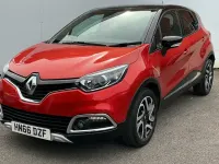 Usado Renault Captur Signature 90 HP (66 kW) 2016 Vermelho SUV