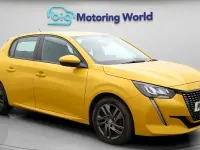 Usado Peugeot 208 Active Premium 102 HP (75 kW) 2022 Amarelo Citadino