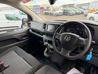 Used Vauxhall Vivaro S 100 HP (73 kW) 2023 White MPV