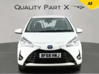 Used Toyota Yaris 100 HP (73 kW) 2018 White Hatchback