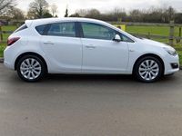 Used Vauxhall Astra Elite 2015 White Hatchback