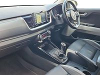 Used Kia Stonic 120 HP (88 kW) 2020 Yellow SUV