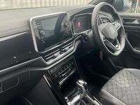 Begagnad VW T-Roc R-line 150 HK (110 kW) 2023 Grå SUV