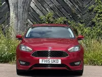 Used Ford Focus Zetec 125 HP (91 kW) 2015 Red Hatchback