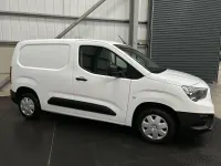 Used Vauxhall Combo 100 HP (73 kW) 2022 White MPV