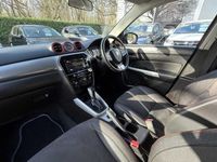 Used Suzuki Vitara 140 HP (102 kW) 2018 Red & black SUV