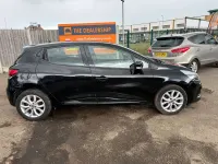 Used Renault Clio Dynamique 90 HP (66 kW) 2017 Black Hatchback