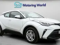 Used Toyota C-HR 122 HP (89 kW) 2023 White SUV