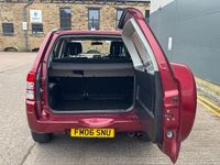 Used Suzuki Grand Vitara 140 HP (102 kW) 2006 Red SUV