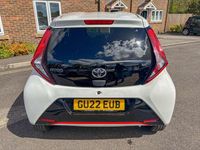 Begagnad Toyota Aygo Trend 2022 Vit Halvkombi