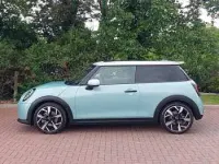 Used Mini Cooper Exclusive 204 HP (150 kW) 2024 Green Hatchback