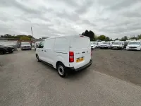 Usado Vauxhall Vivaro S 100 HP (73 kW) 2022 Branco Monovolume