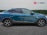 Begagnad Renault Arkana Techno 140 HK (102 kW) 2023 Blå SUV