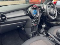 Used Mini Cooper Classic 136 HP (100 kW) 2019 Red Hatchback