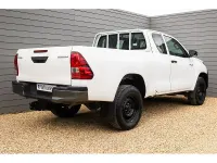 Used Toyota HiLux Active 150 HP (110 kW) 2020 White Pickup
