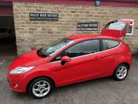 Used Ford Fiesta Zetec 82 HP (60 kW) 2012 Red Hatchback