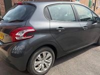 Usado Peugeot 208 Access 82 HP (60 kW) 2014 Citadino