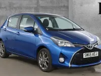 Used Toyota Yaris 99 HP (72 kW) 2015 Blue Hatchback