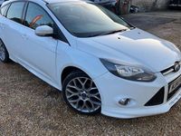 Used Ford Focus Zetec 125 HP (91 kW) 2014 White Hatchback