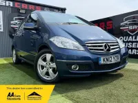 Begagnad Mercedes A180 Avantgarde 2012 Blå Halvkombi