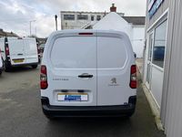 Used Peugeot Partner 100 HP (73 kW) 2022 White MPV