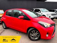 Used Toyota Yaris 99 HP (72 kW) 2015 Red Hatchback
