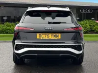 Second-hand Audi Q3 S-Line 150 CP (110 kW) 2026 Negru SUV