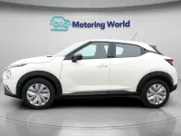 Używany Nissan Juke Acenta 114 KM (83 kW) 2023 Biały SUV