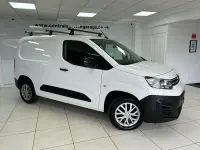 Second-hand Citroën Berlingo 100 CP (73 kW) 2022 Alb Monovolum