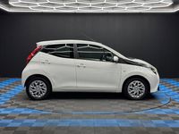 Used Toyota Aygo X-play 72 HP (52 kW) 2021 White Hatchback