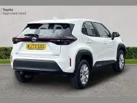 Usado Toyota Yaris Cross 113 HP (83 kW) 2023 Branco SUV