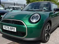 Nowe Mini Cooper Exclusive 114 kW (156 KM) 2025 Zielony Hatchback