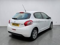 Used Peugeot 208 Access 82 HP (60 kW) 2015 White Hatchback