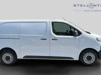 Used Peugeot Expert Premium 142 HP (104 kW) 2023 White Van