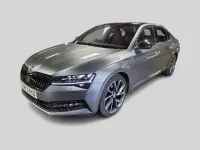 Usado Skoda Superb SportlinePlus 190 HP (139 kW) 2023 Cinzento Citadino