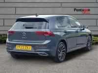 Usado VW Golf VIII Edition 128 HP (94 kW) 2023 Cinzento Citadino
