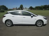 Used Vauxhall Astra S 105 HP (77 kW) 2016 White Hatchback