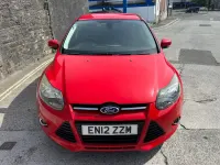 Usado Ford Focus Titanium 125 CV (91 kW) 2012 Rojo Utilitario