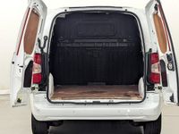 Used Vauxhall Combo Sportive 101 HP (74 kW) 2020 White jade MPV