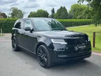 Begagnad Land Rover Range Rover First Edition 2022 Svart SUV