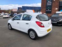 Used Vauxhall Corsa S 95 HP (69 kW) 2014 White Hatchback