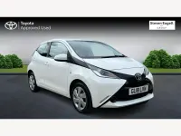 Usado Toyota Aygo X-play 2018 Blanco Utilitario